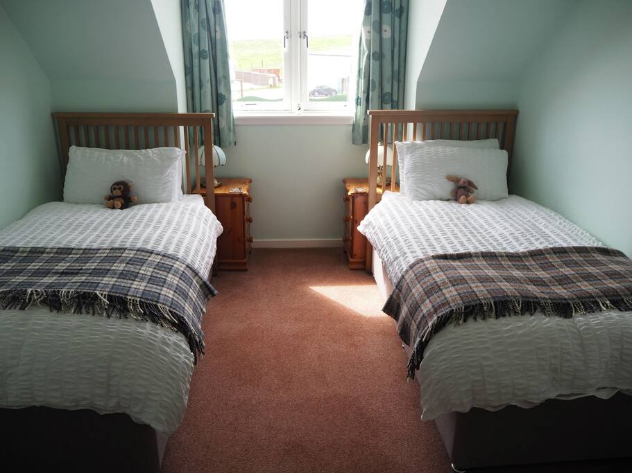 1st Floor Twin Bedroom