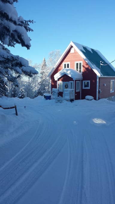 En toute saison, ma petite Maison dans la Montagne vous souhaite la bienvenue...