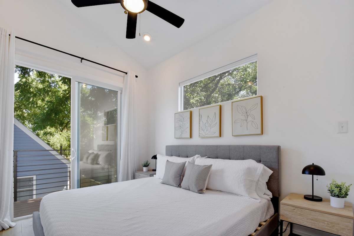Bright + Chic Back House | Walk Downtown