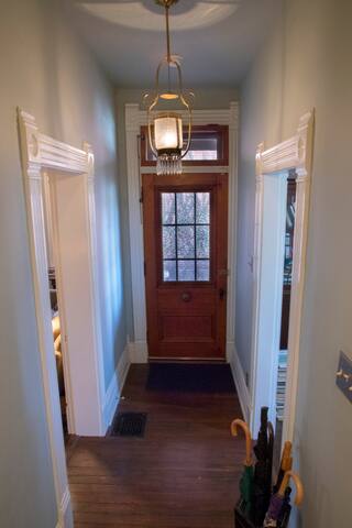 German Village Weekend Retreat on Schiller Park gallery image 4