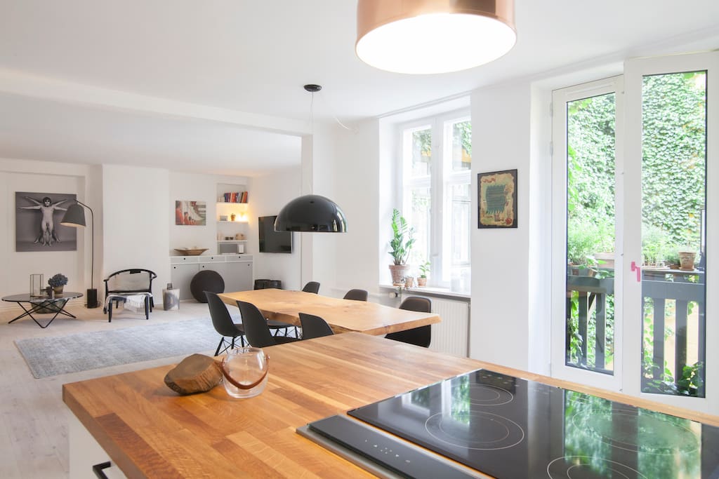 Dining area/Kitchen + Livingroom
