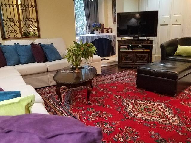 Private Garden, Near B’way, Empire State, Subway gallery image 4