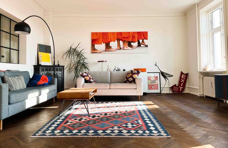 Beautiful, light filled Danish-Design apartment! gallery image 3