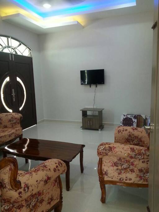 LIVING ROOM (UTK TEMPAHAN UNIT TINGKAT BAWAH)