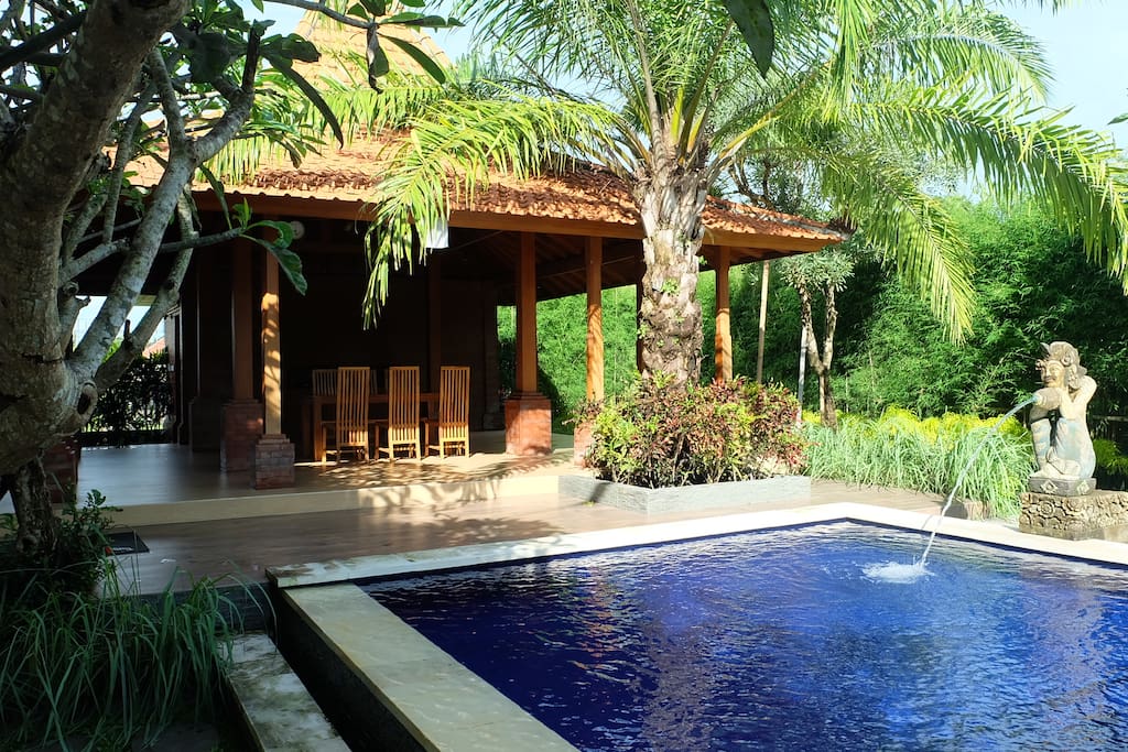 Pujis Villa