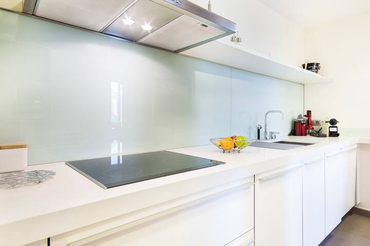 Luxury 2 bedroom apartment on Paseo de Gracia gallery image 4