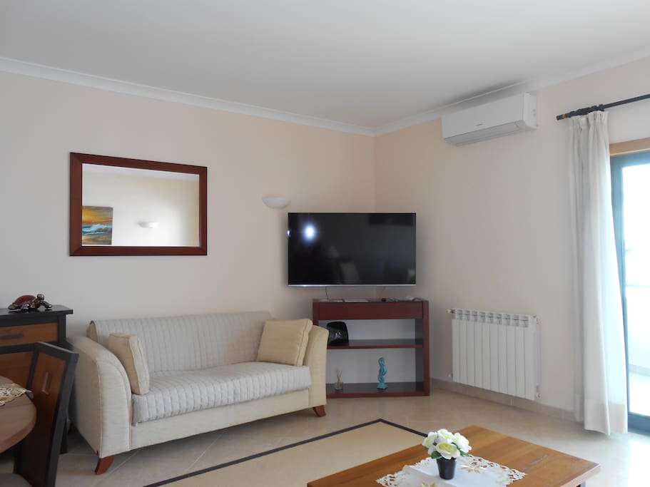 SmartTV and free WiFi