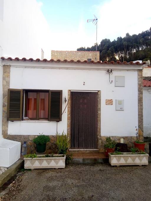 Casa Bordeira cómoda, confortável e acolhedora (Entrada Principal)/ Bordeira house comfortable, and cozy (1º entry)