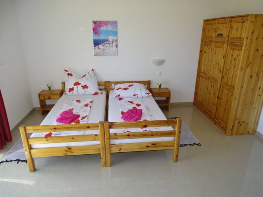 Betten mit Schrank