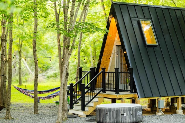 Romantic A-Frame for 2 w/ Hot Tub + Fire Pit