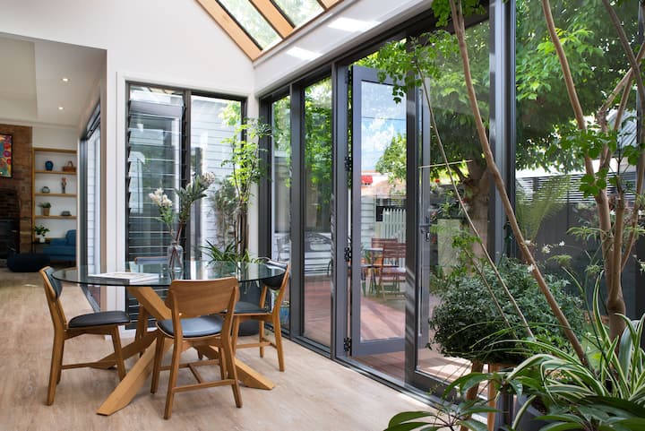 Multi-family Holiday, Start Of Greatoceanroad, - 吉朗