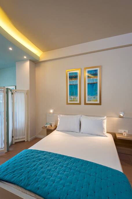 Queen double bed 195x155cm