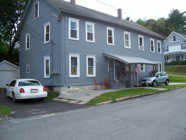 full apartment in adams