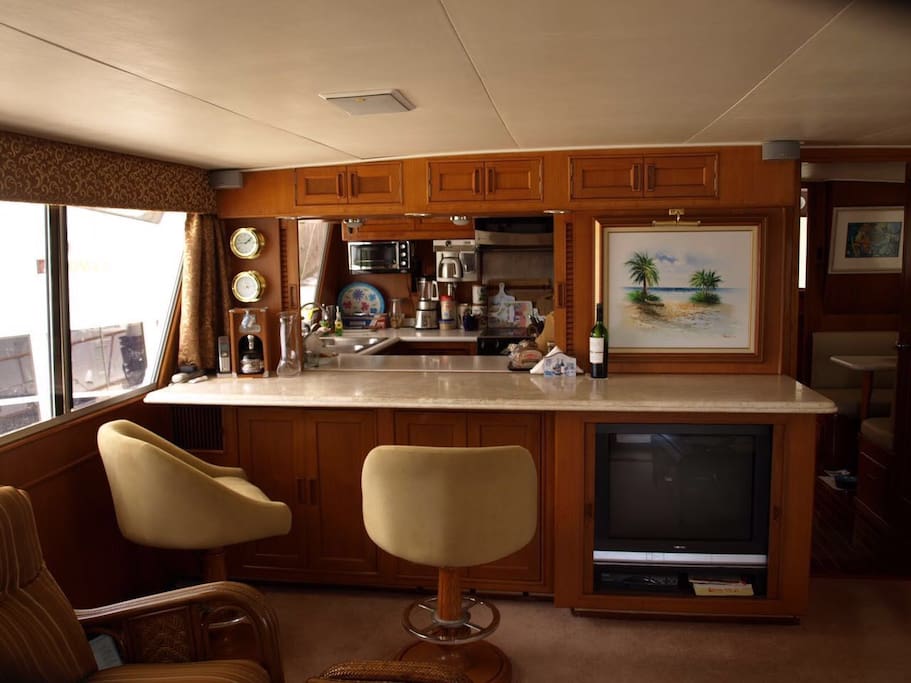 The spacious 'salon'