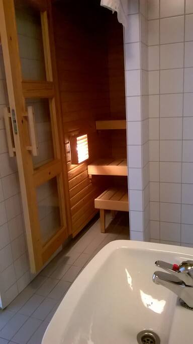 Huoneistossa on oma sauna
