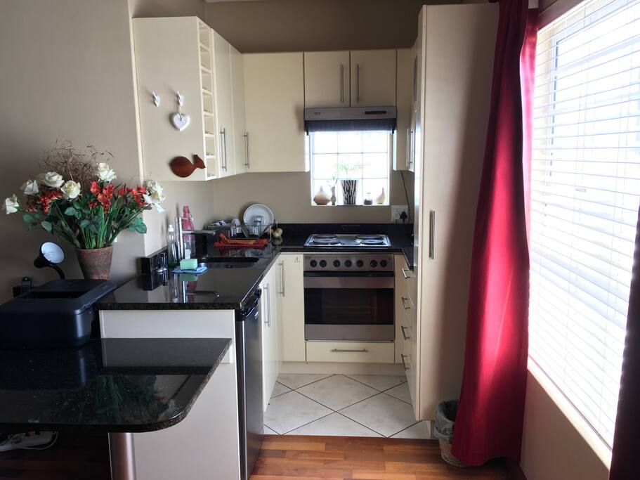Fully equipped kitchenette