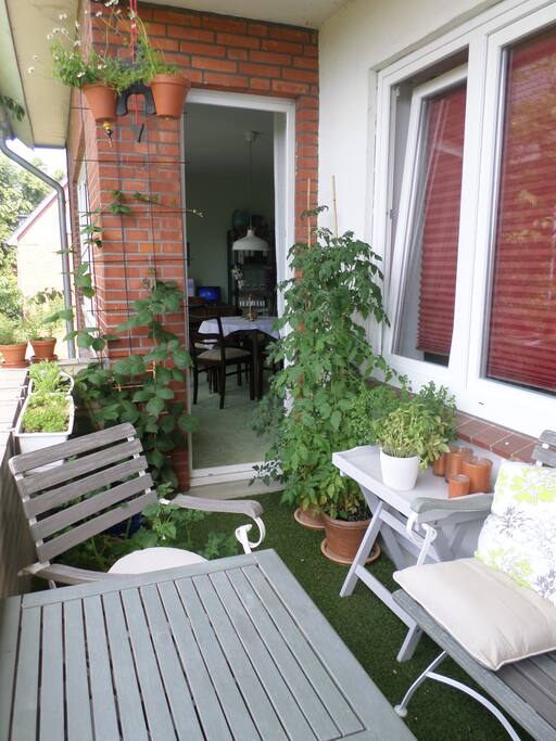 Balkon mit Sitzmöbeln