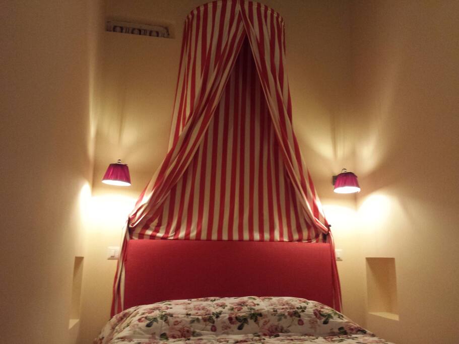 Camera con letto a
