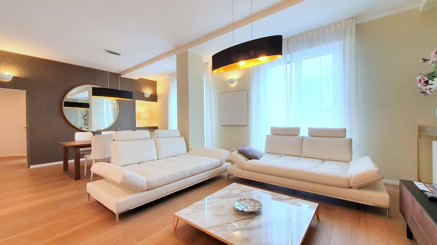 Luxury Apartment in the Heart of Milan – 10 Guests