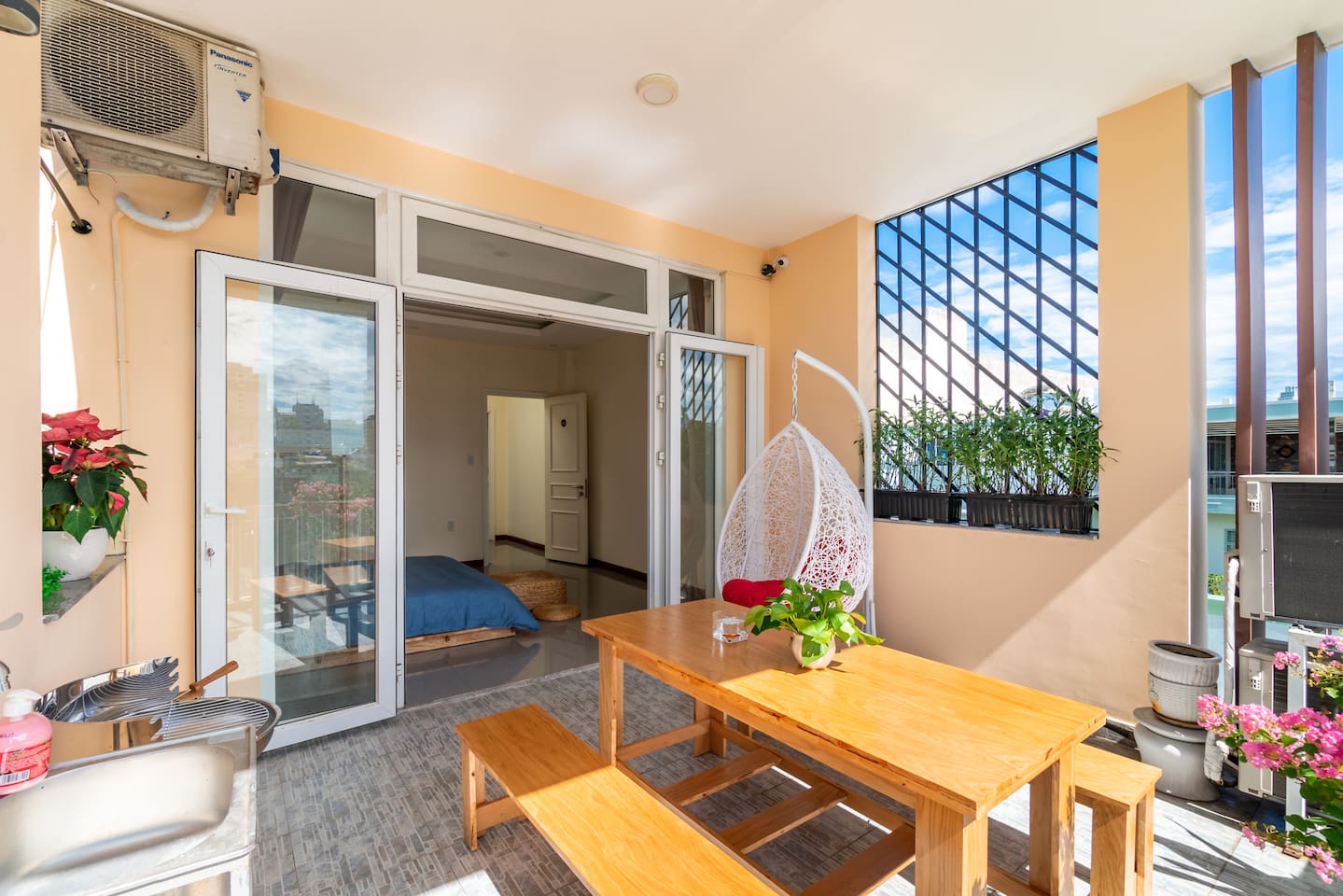 Let the days and nights slip in this romantic setting; every detail was prepared to enhance your experience