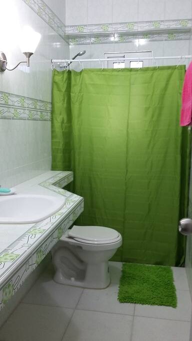 Baño agua fria y caliente