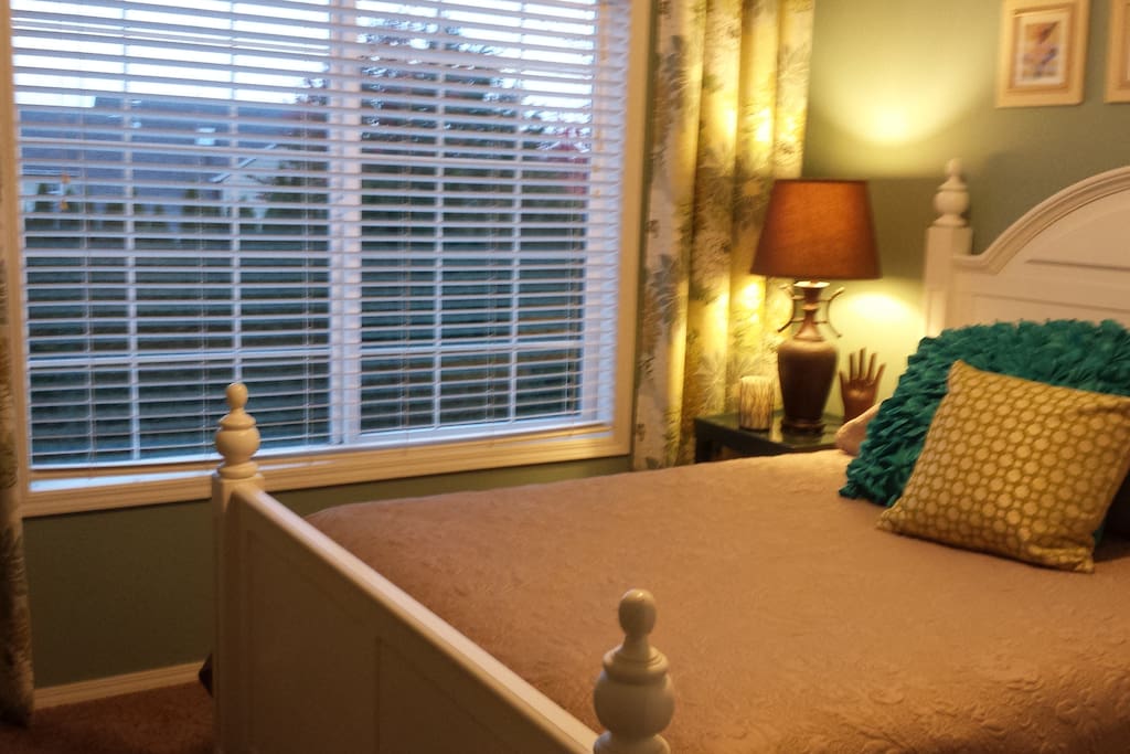 Guest Room with Queen Bed