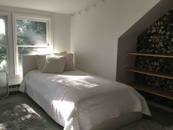 Спалня на горния етаж