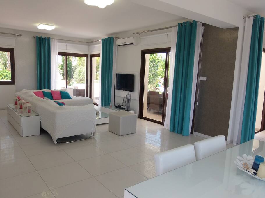 Cyprus In The Sun Villa DE1 Platinum