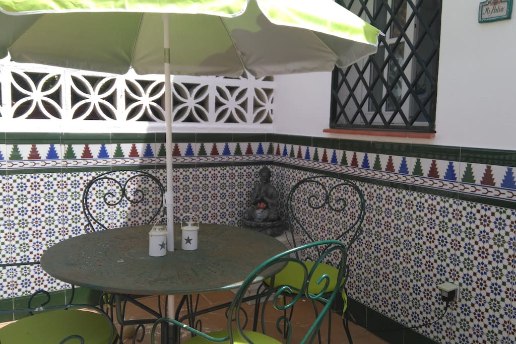 BACK TERRACE