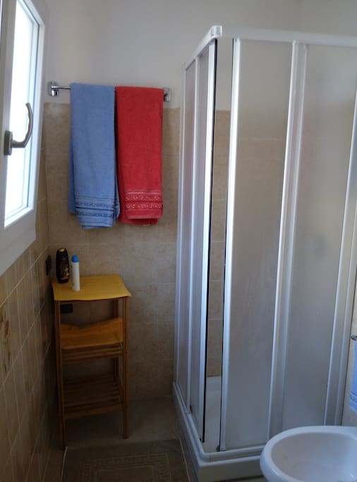 Particolare della doccia nel bagno