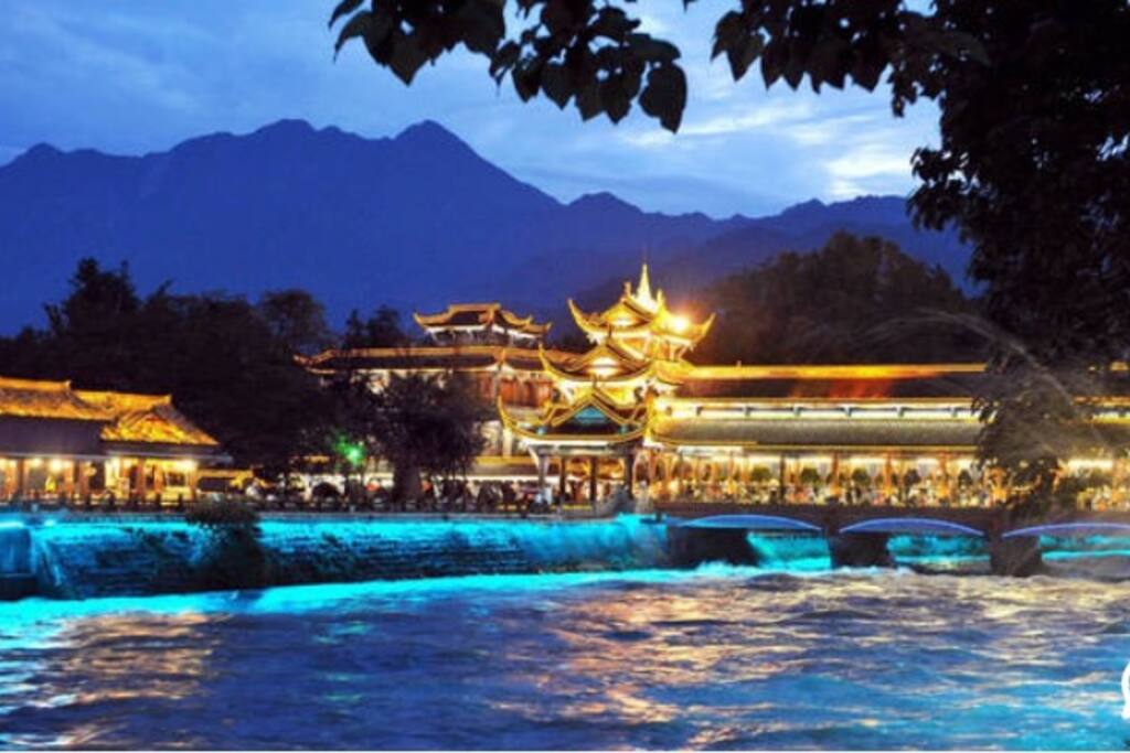 都江堰南桥夜景