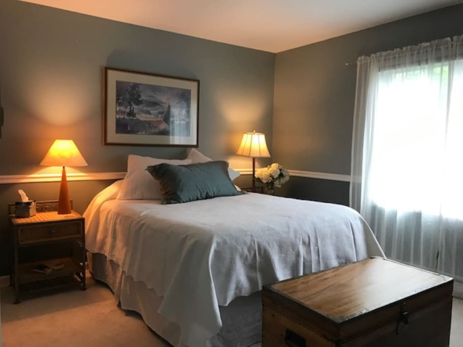 Queen bedroom
