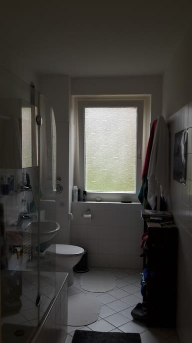 Badezimmer (Bathroom)