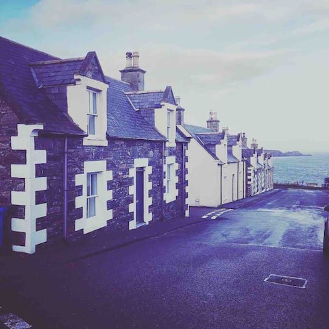 Renovated fishing cottage close to the beach