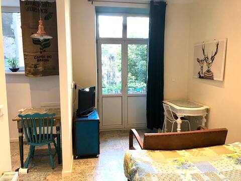 Popular Airbnb listing: Quiet, fully refurbished studio,15minsToMainSquare in Krowodrza