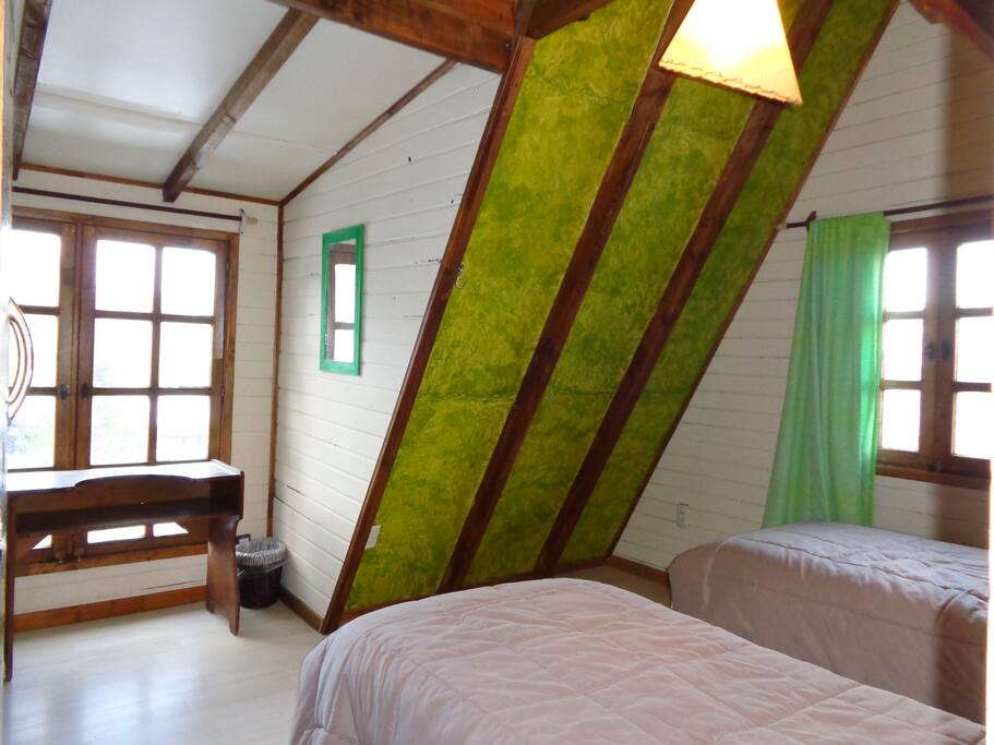 Otra vista de la habitación
