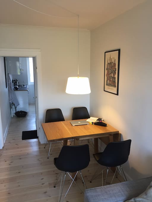 A nice small dinner table with the option to expand for a bigger table.