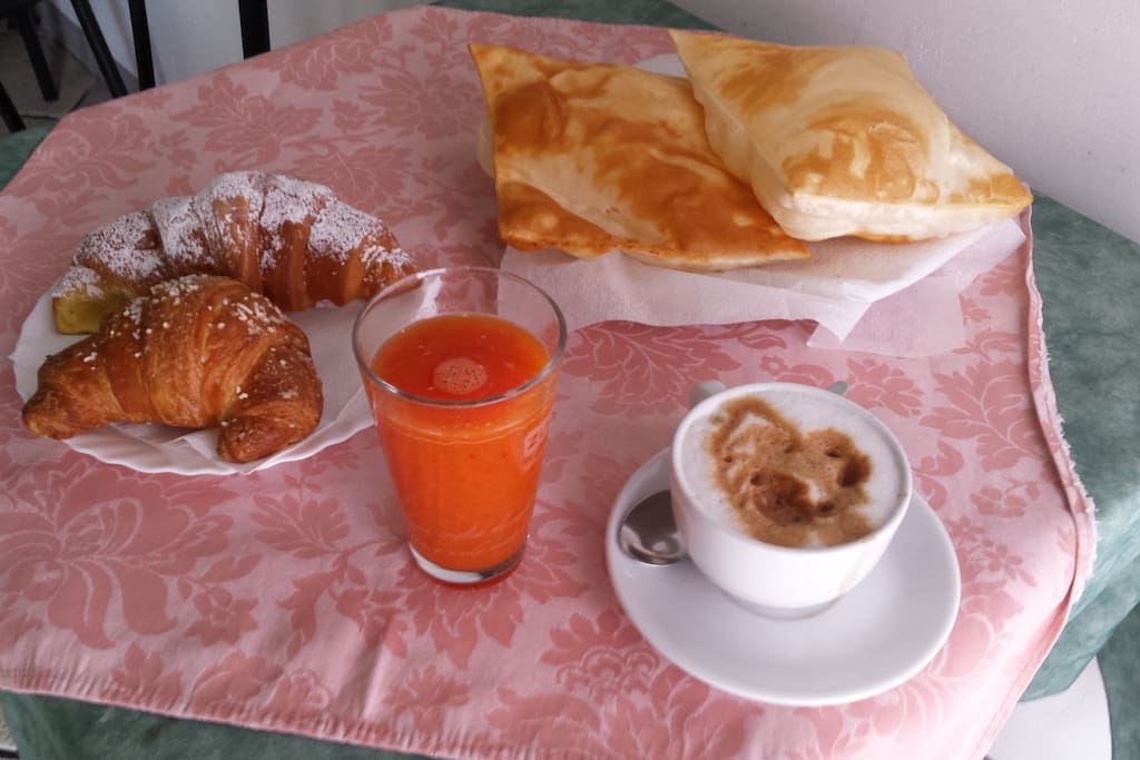 Colazione b&b al bar sotto casa a soli 3 euro