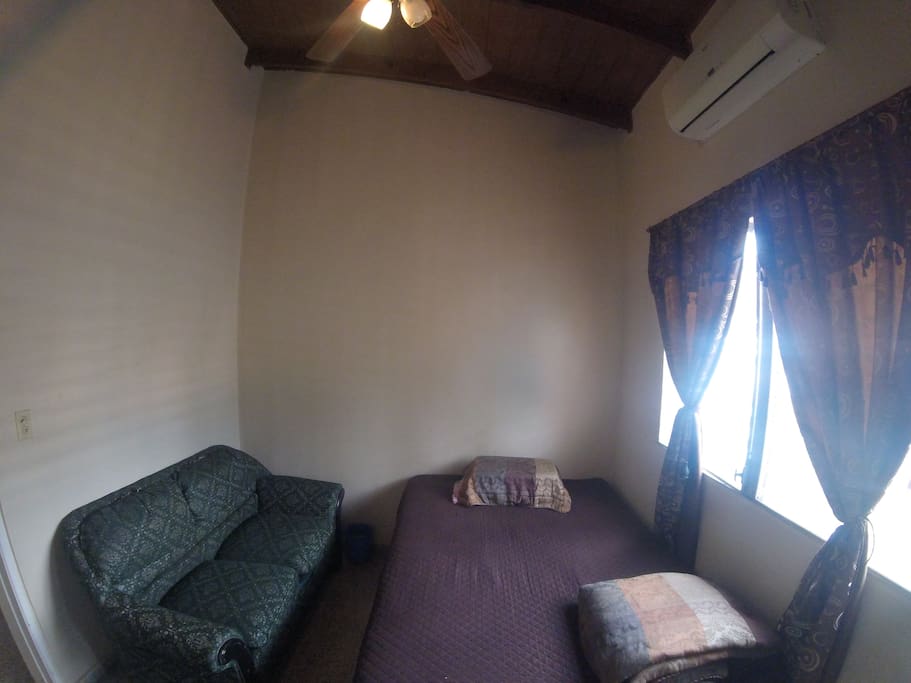 1 single person room shared restroom