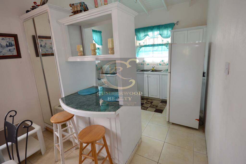 Breakfast Bar/Kitchen