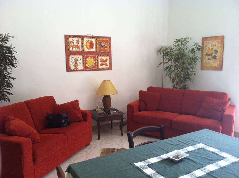 SOGGIORNO CON 2 DIVANI LETTO