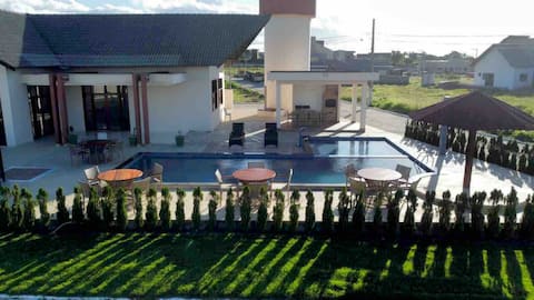 Cerejeiras Chalet/ Condominium Monte das Cerejeiras