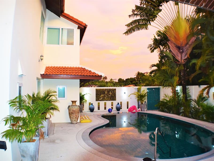 Central Villa and pool