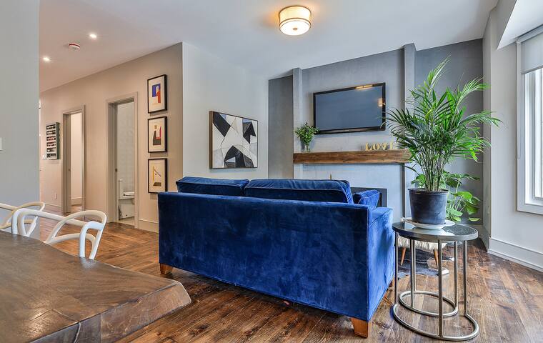 High Park Lux: Sauna •King Bed •Family Friendly gallery image 3