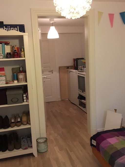 Small adjacent room to place luggage