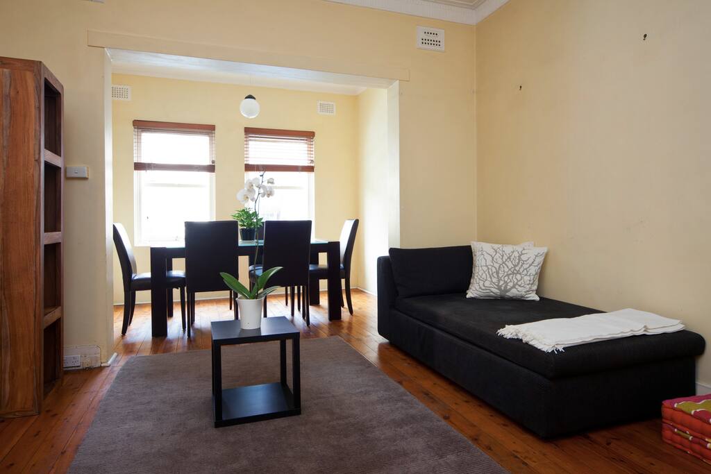 Bright and light living room & dining room.
