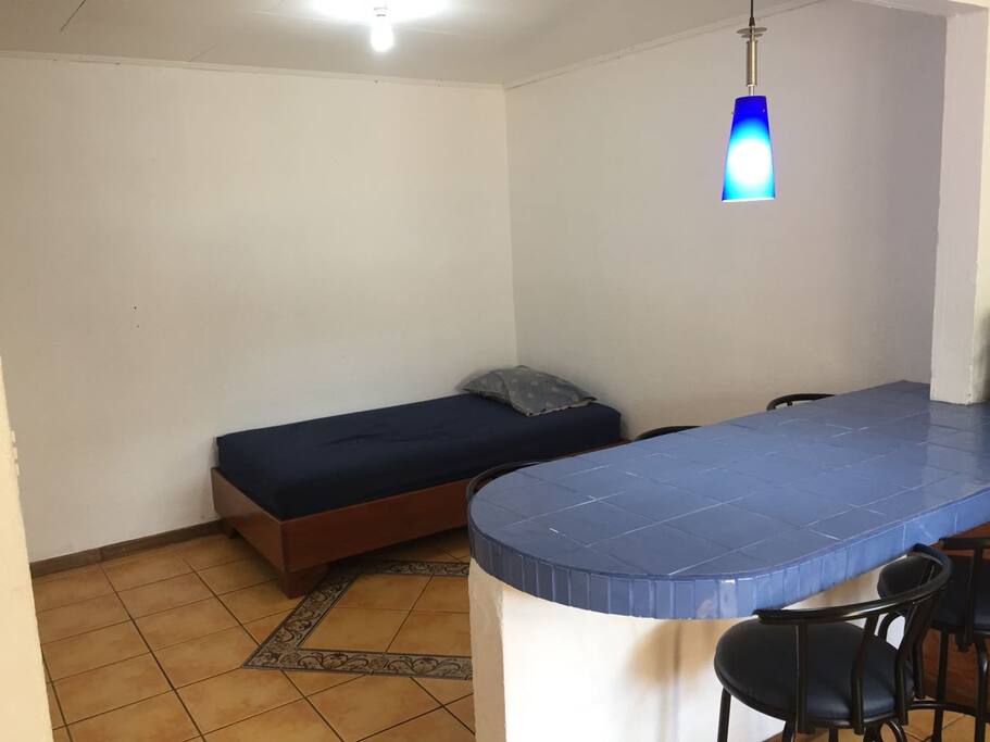 Cama extra. No es dormitorio ni tiene puerta.