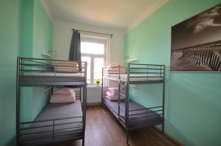 2 BDR 10 pax: For a group of friends gallery image 2