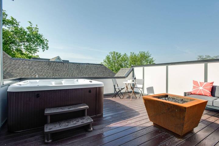 The Presley – Rooftop Hot Tub & Fire Pit with View gallery image 3