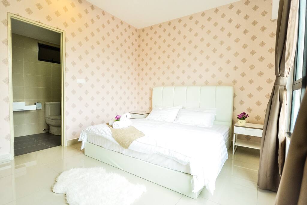 Master bedroom, with en-suite toilet.